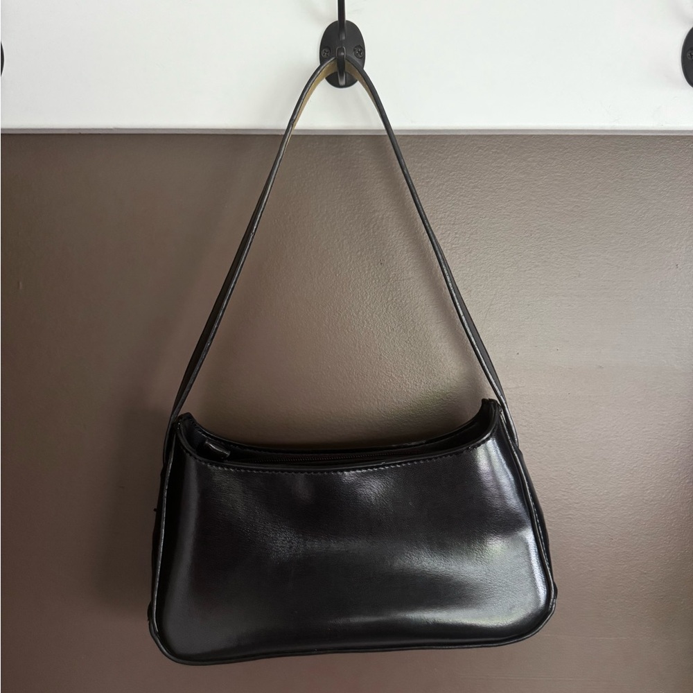 Mondani Black Shoulder Bag with Tan Contrast Strap - Picture 2 of 4